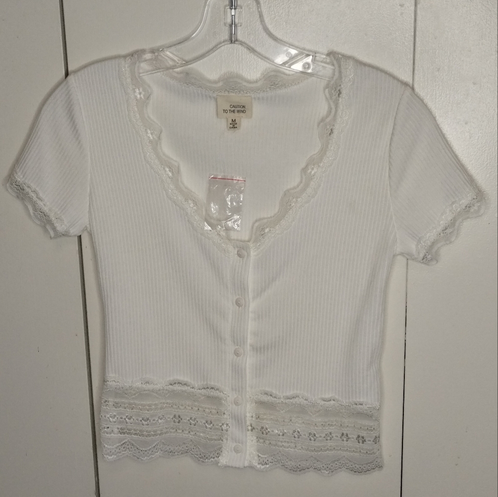 Women's White 5 Button down Lace Trim Top Size M nwot